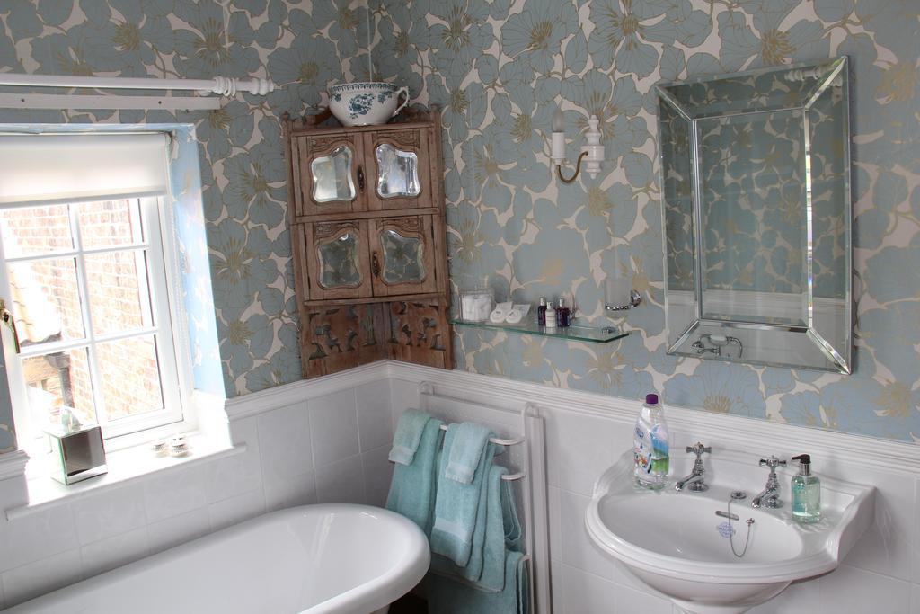 Little Holtby B&B Kirkby Fleetham Экстерьер фото